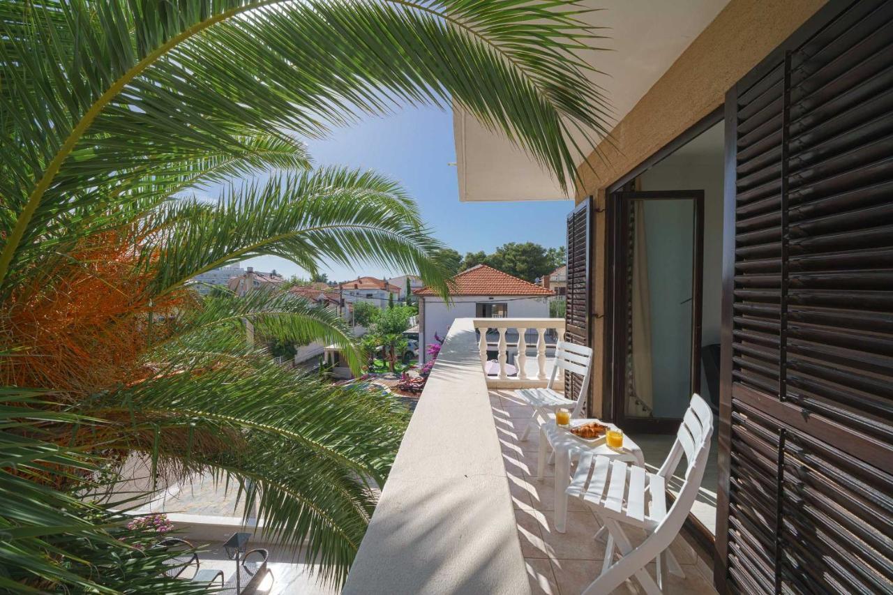 B&B Sidro Vodice Bagian luar foto