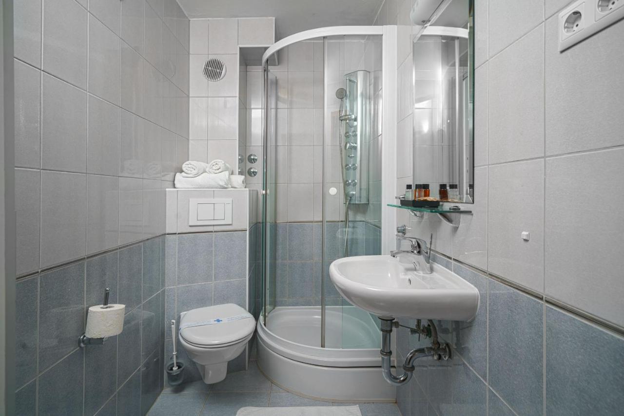 B&B Sidro Vodice Bagian luar foto
