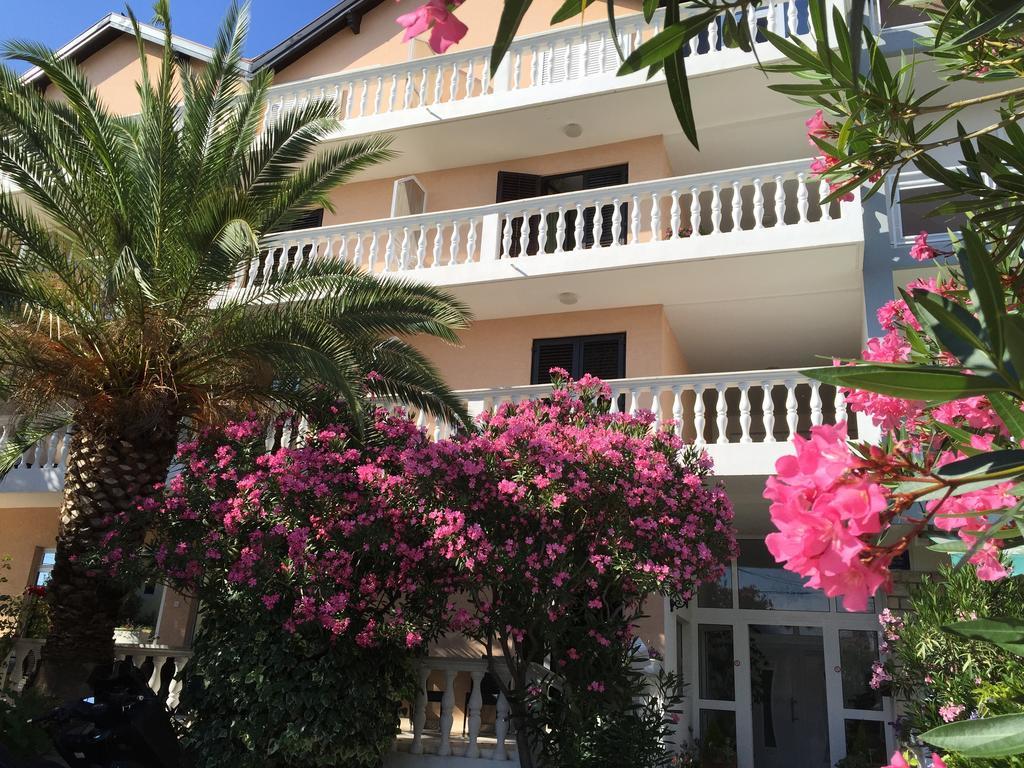 B&B Sidro Vodice Bagian luar foto